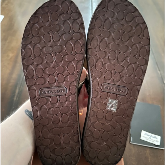 ⭐️ NEW Coach Judy Flip Flop Thong Sandals Size 8⭐️ - Picture 6 of 8